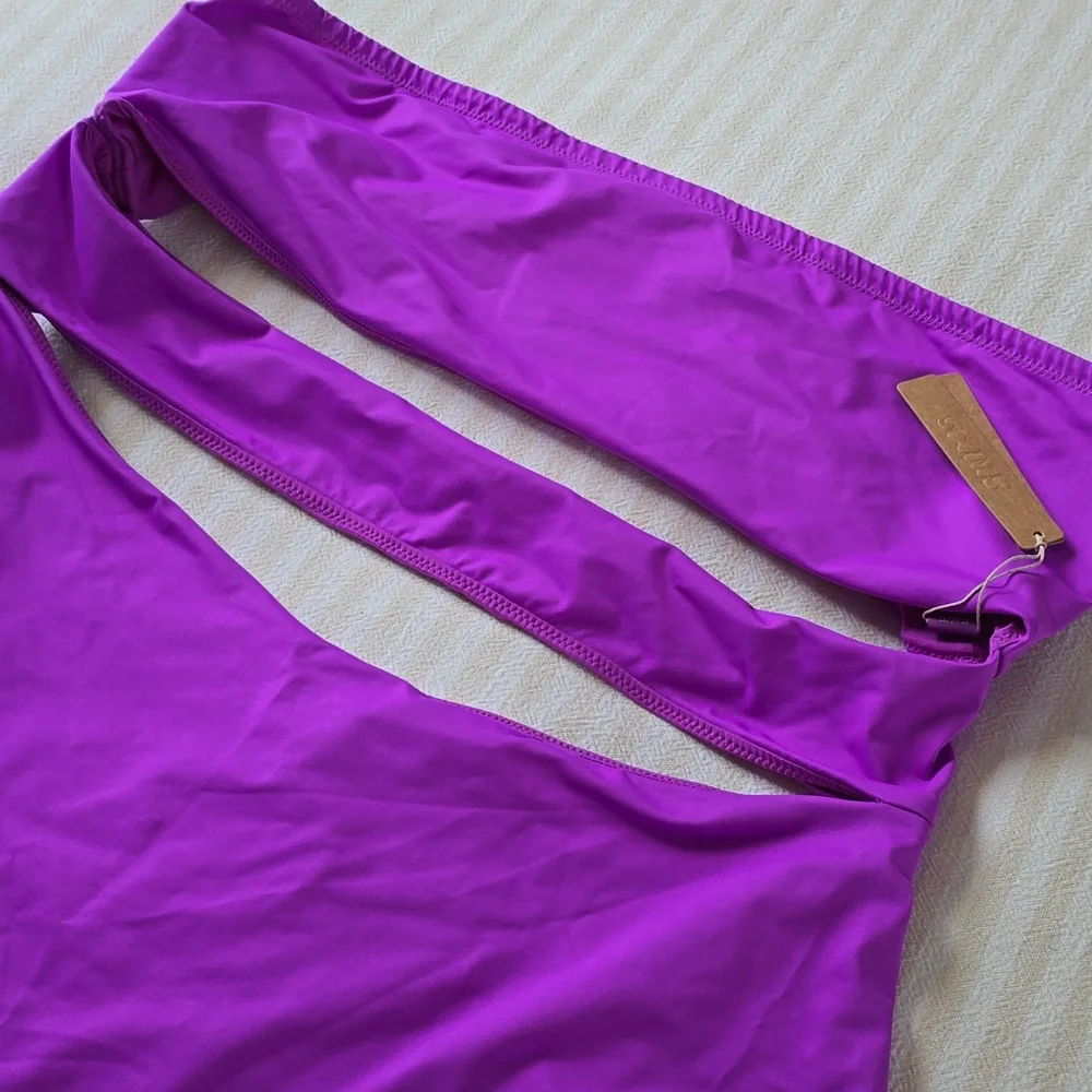 SKIMS swim strapless